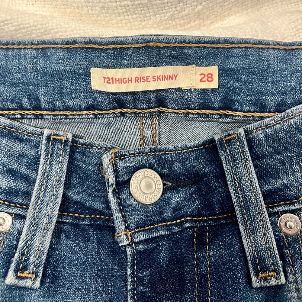 Levi’s 721 High Rise Skinny Blue Jeans
